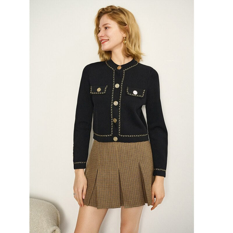 Cardigan Eliza Preto com Corrente e Botões Dourados