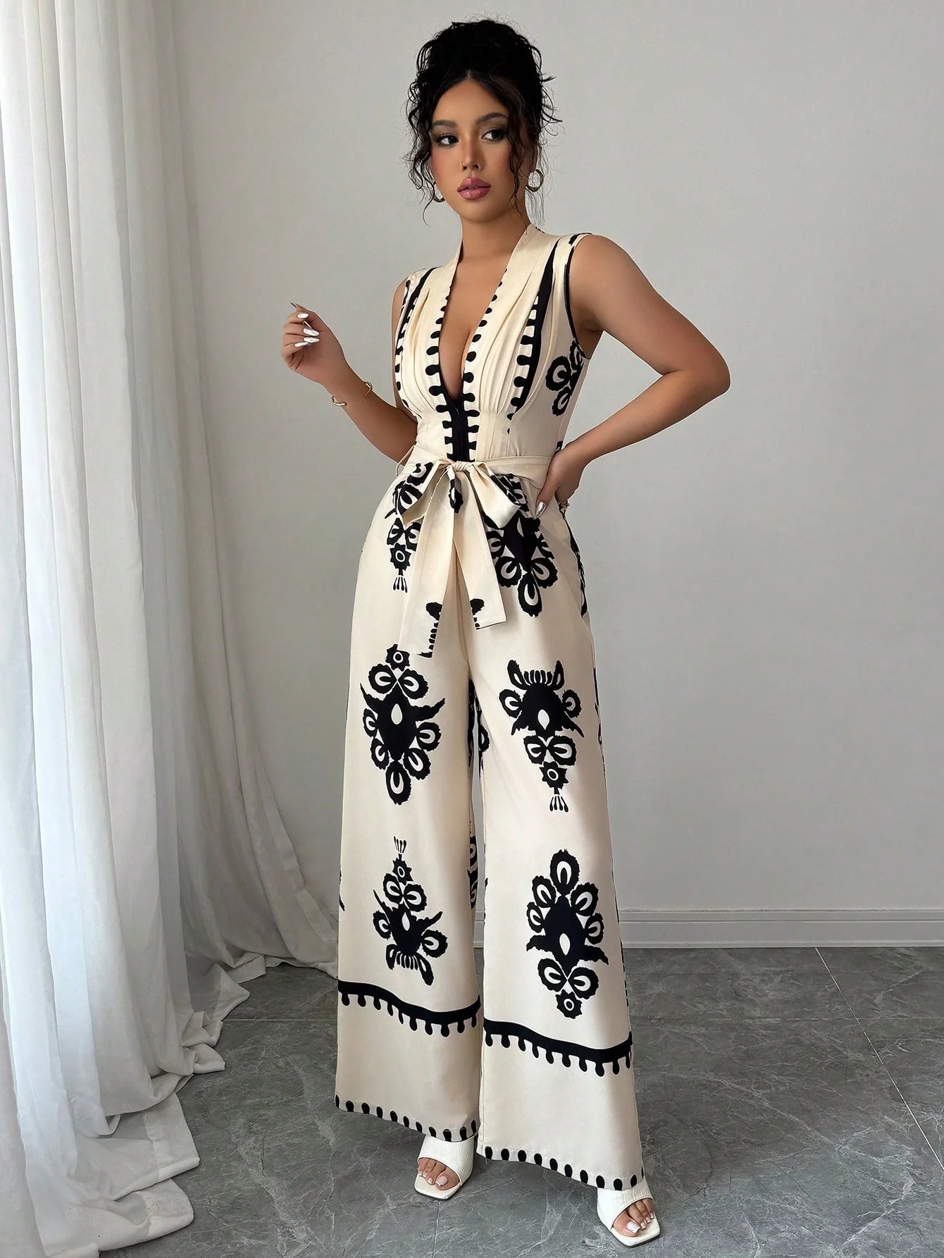 Macacão High Street – Estampa Exclusiva & Amarração Elegante