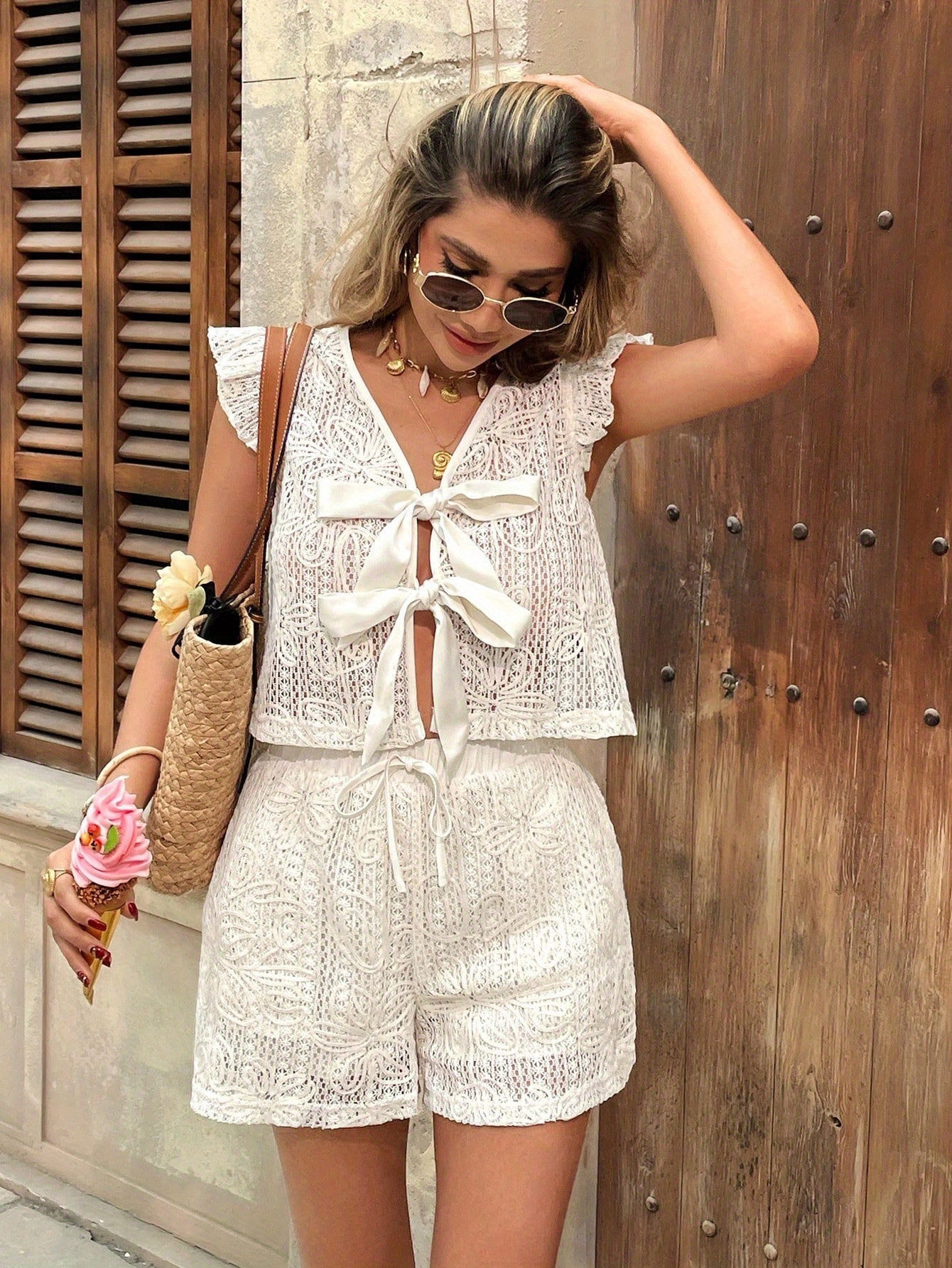 Onnat Glow Conjunto Feminino Renda | Blusa Manga Sino + Shorts Bordado Branco