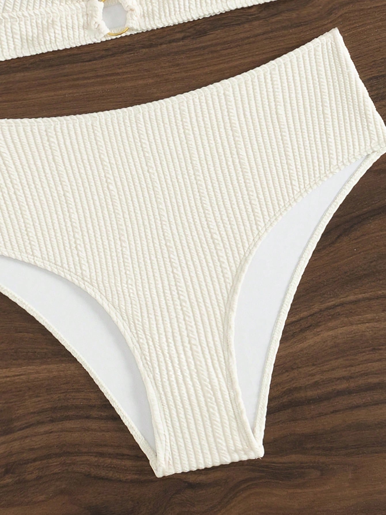 Biquíni de Crochê Magali com Anel e Amarração - Estilo e Conforto