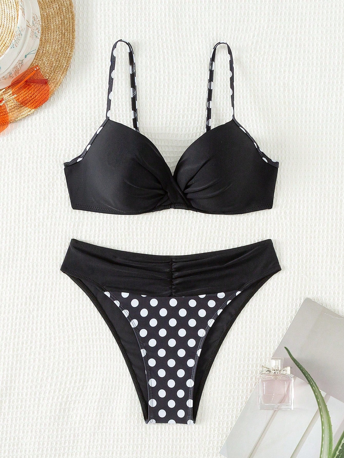 Biquíni Franzido Brasileiro Preto Com Bojo Removível e Alta Elasticidade