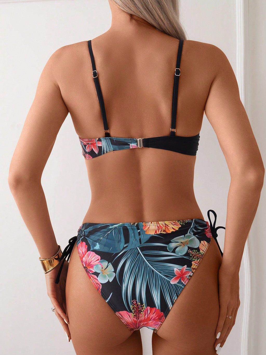 Biquíni Cruzado Floral com Bojo Removível