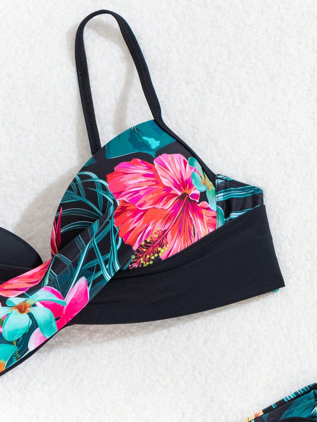 Biquíni Cruzado Floral com Bojo Removível