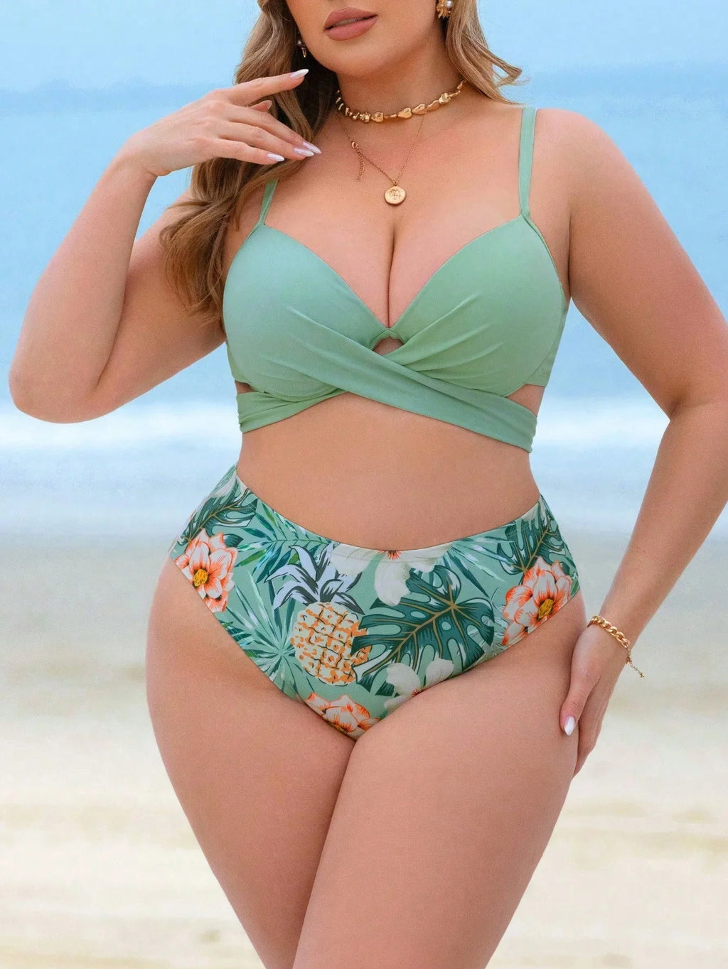 Conjunto de Biquíni Plus Size Samira 3 Peças Preto com Bojo Removível