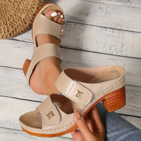Sandália Salto Bloco Elegance – Conforto e Estilo Versátil