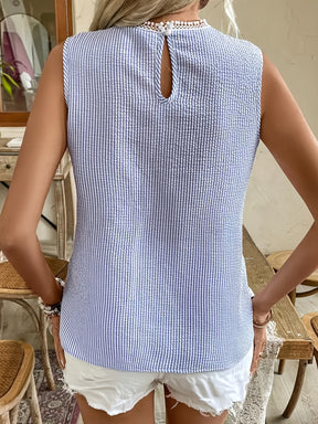 Blusa Listrada Lace Touch - Elegância com Detalhes Sofisticados