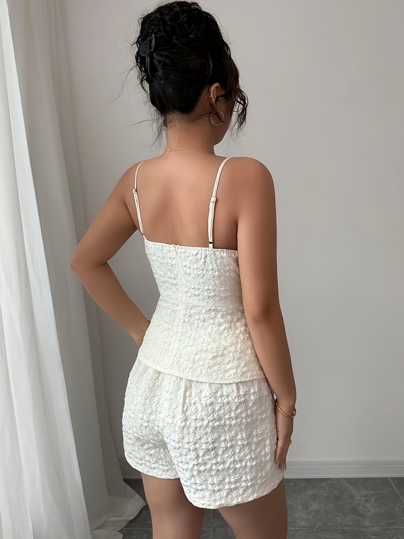 Onnat Glow Conjunto Feminino Ombro a Ombro | Top Babado + Shorts Abricó-Branco