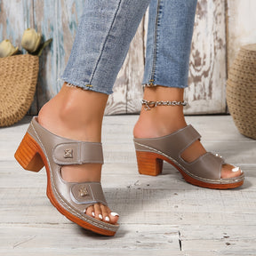 Sandália Salto Bloco Elegance – Conforto e Estilo Versátil
