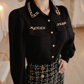 Blusa Preta de Chiffon Estilo Vintage com Corrente