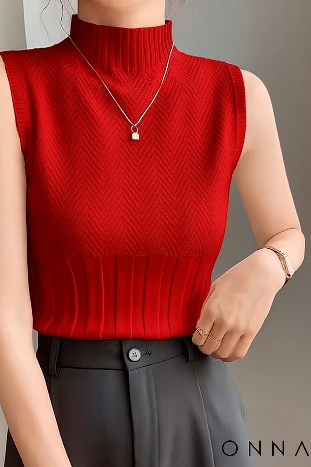 Camiseta Heliar de Malha com Gola Alta Elegante