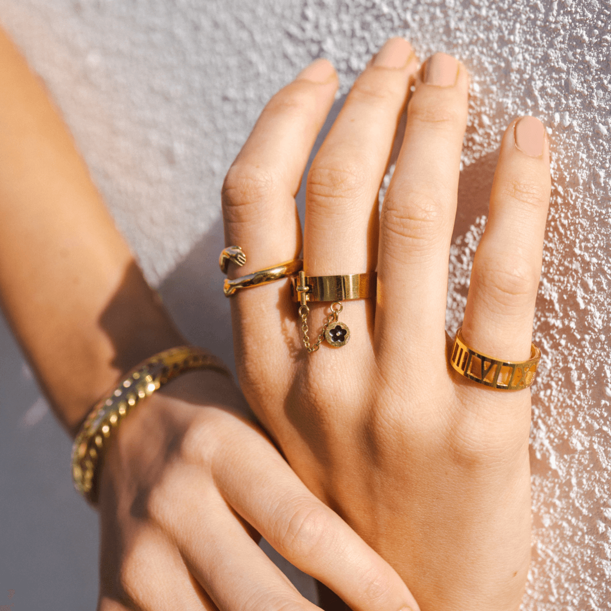 Anel Charme Banhado em Ouro 18K