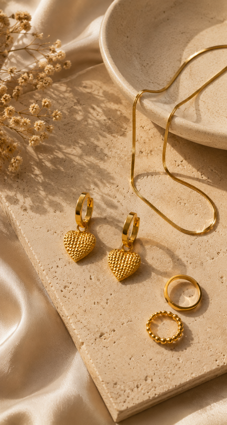 Brinco Amore Argolinha Banhado em Ouro 18K