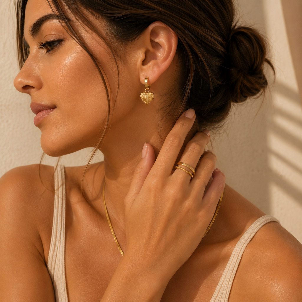 Brinco Amore Argolinha Banhado em Ouro 18K