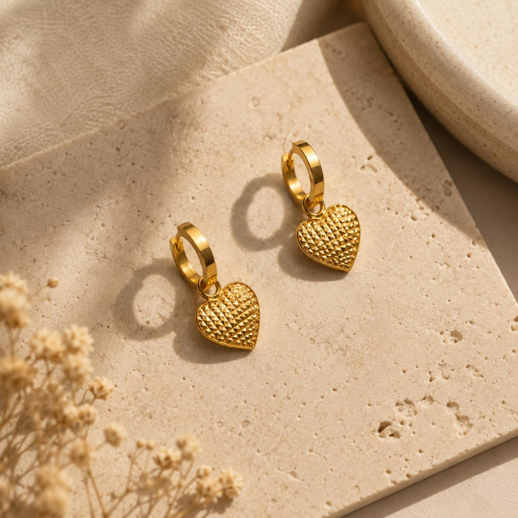 Brinco Amore Argolinha Banhado em Ouro 18K