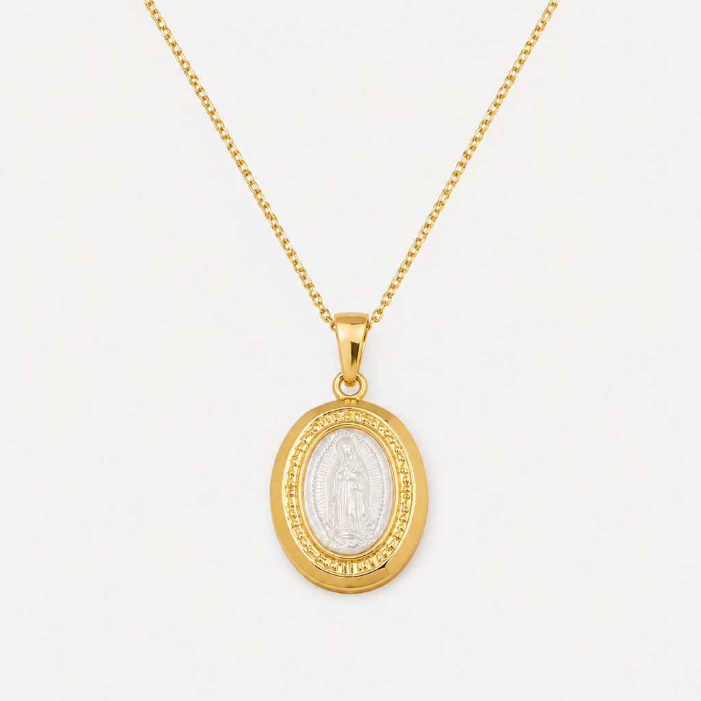 Relicário Nossa Senhora com Madreperola Banhado em Ouro 18K