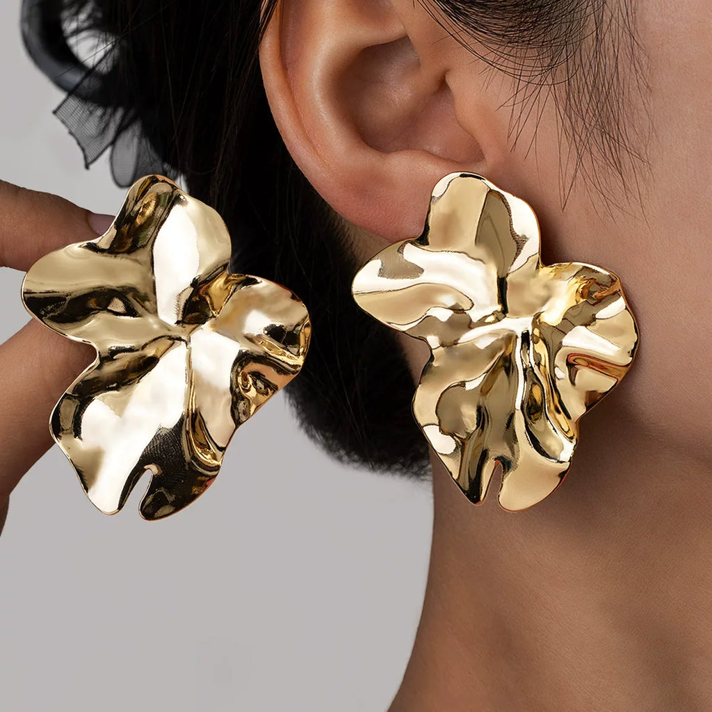 Brincos de Pino Espirais Geométricos Esculturais