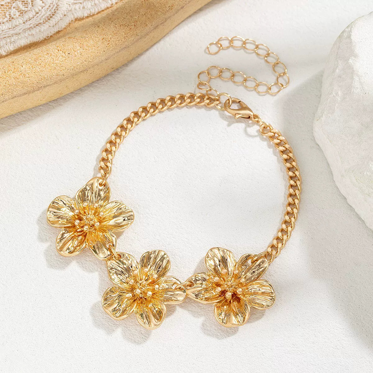 Pulseira ou Tornozeleira com Flor 3D e Fecho OT