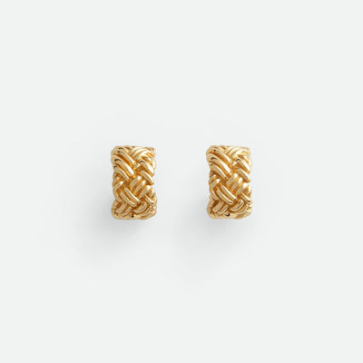 Brincos de Pino em C com Textura Trançada e Nó