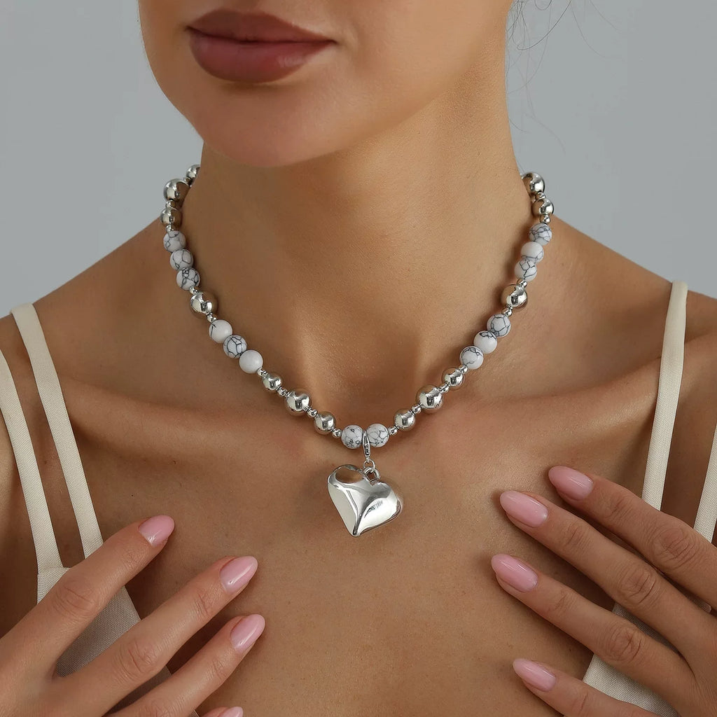 Colar de Contas com Detalhes Turquesa e Metal