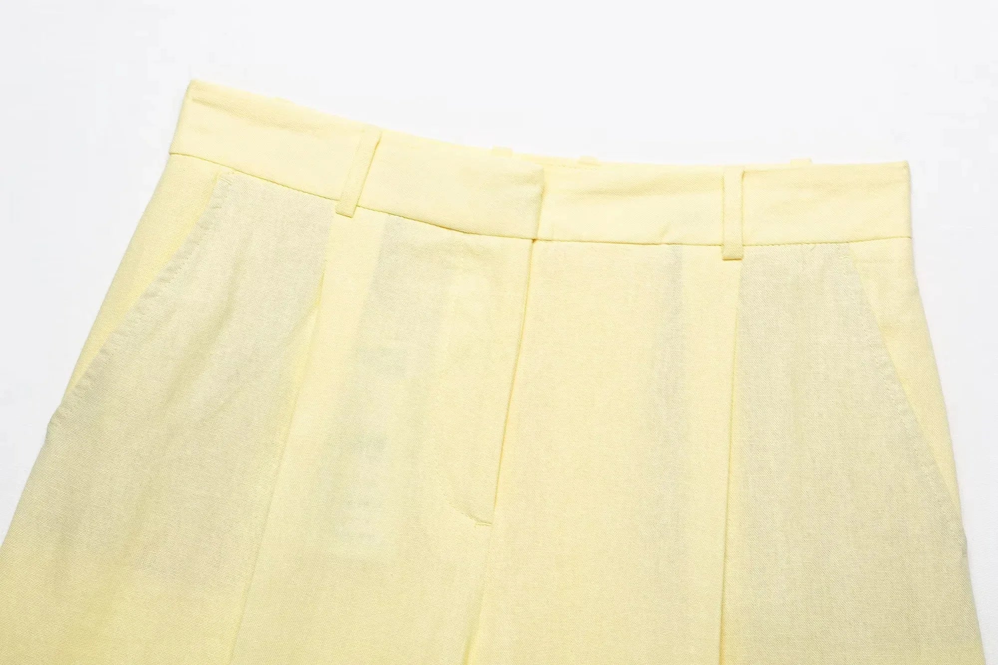 Onnat Glow Conjunto Feminino Amarelo Clareado | Regata Sem Manga + Shorts Retos