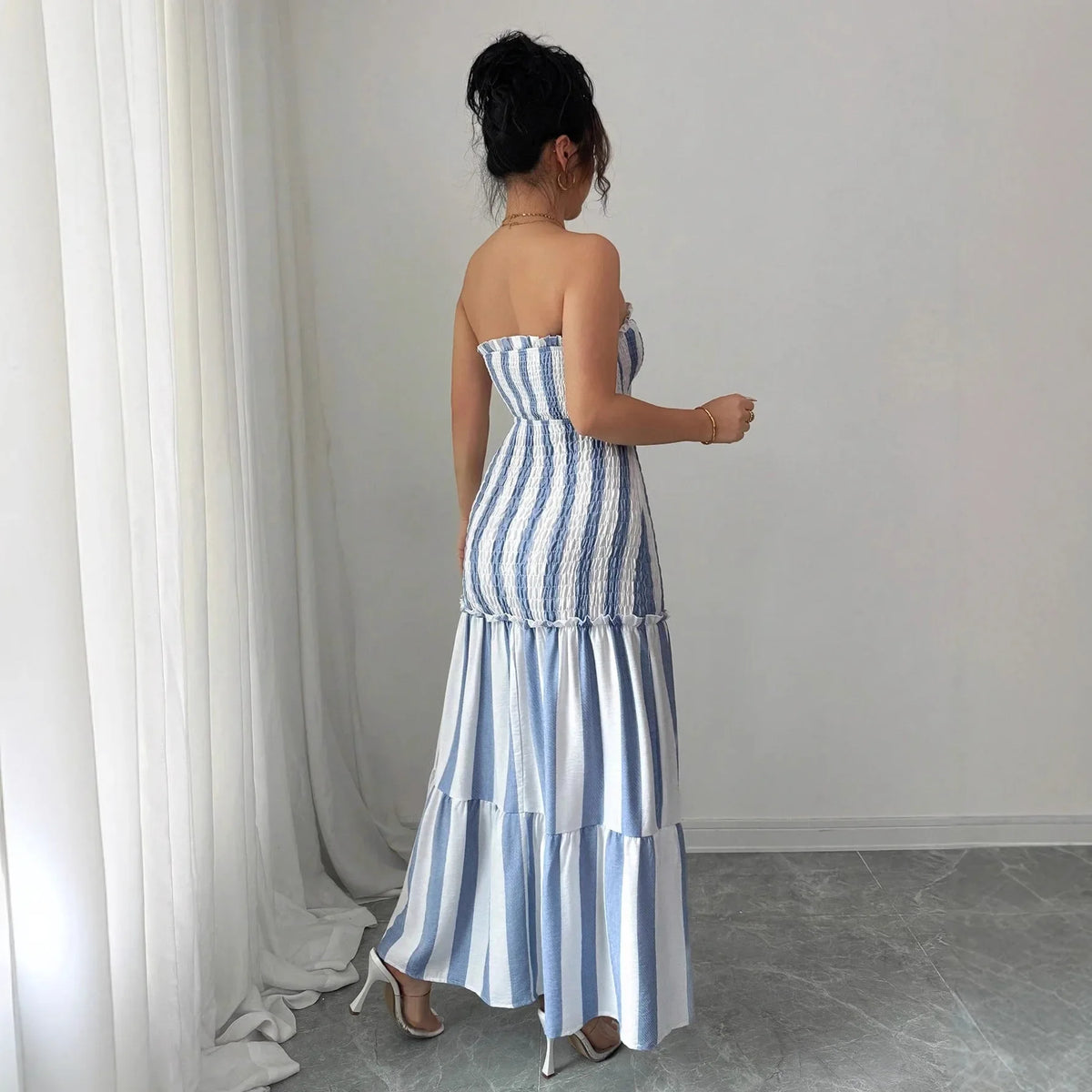 Vestido Longo Striped Elegance – Chic & Confortável