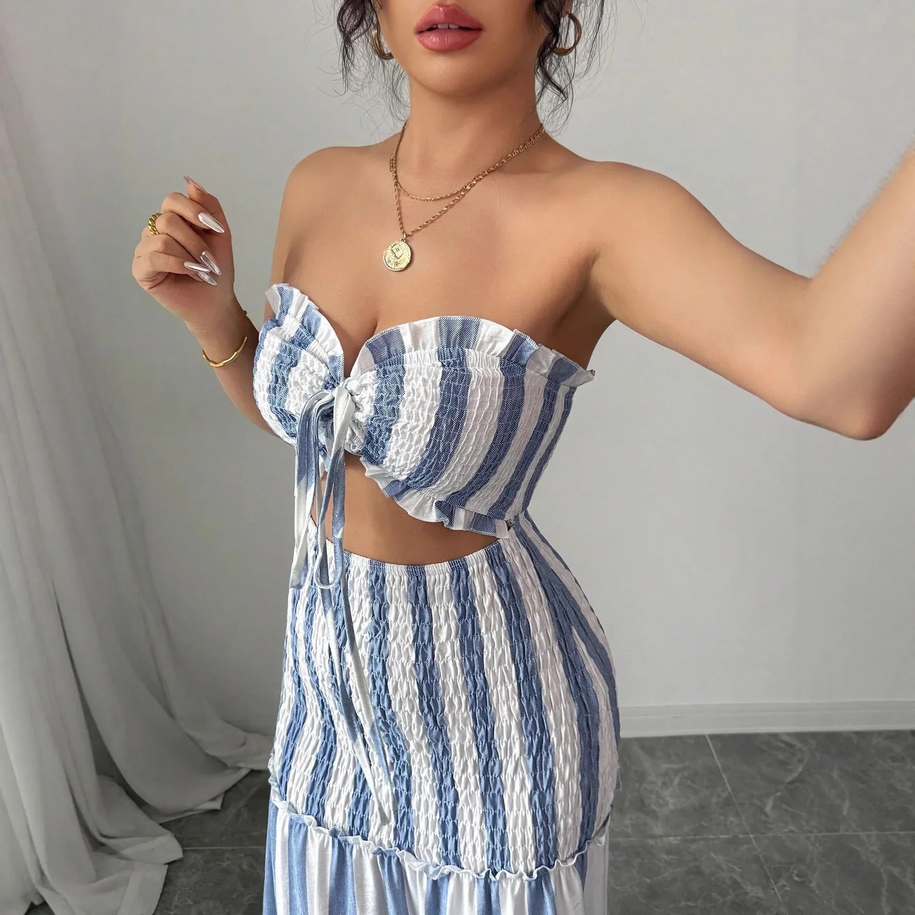 Vestido Longo Striped Elegance – Slim Fit, Estilo Sofisticado e Confortável