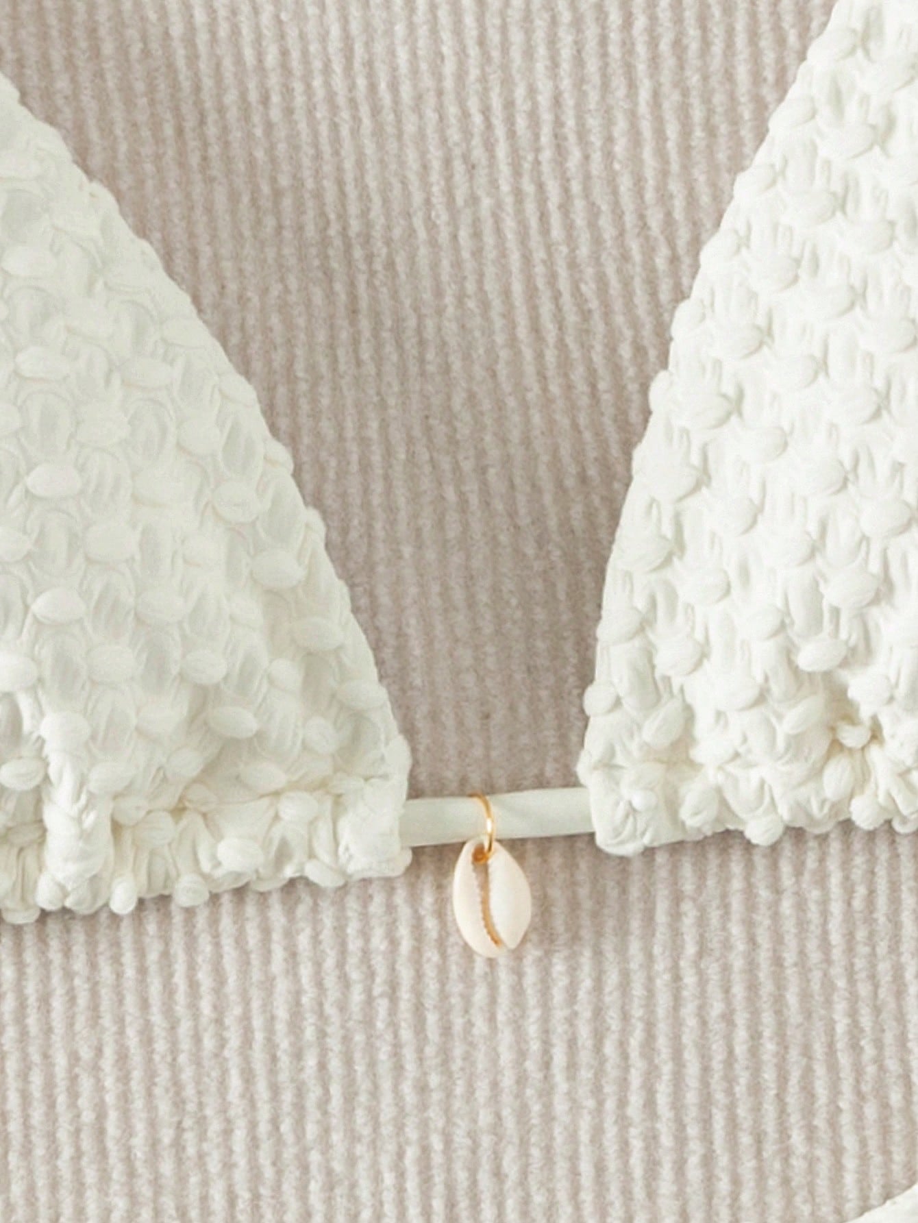 Biquíni Cortininha Iris Triângulo com Detalhes Exclusivos