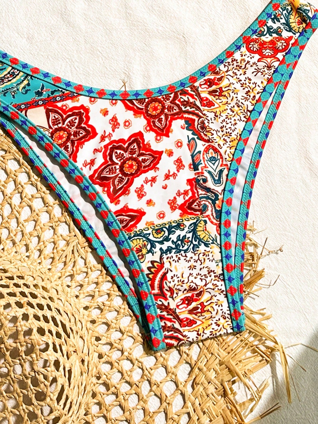 Biquíni Floral Seraphina - Conjunto Boho Multicolorido