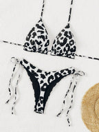 Biquíni Cortininha Triângulo Estampa de Leopardo