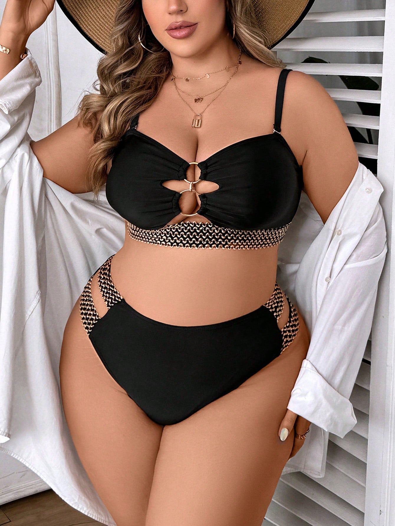 Biquíni Plus Size Akira com Decote V e Alta Elasticidade