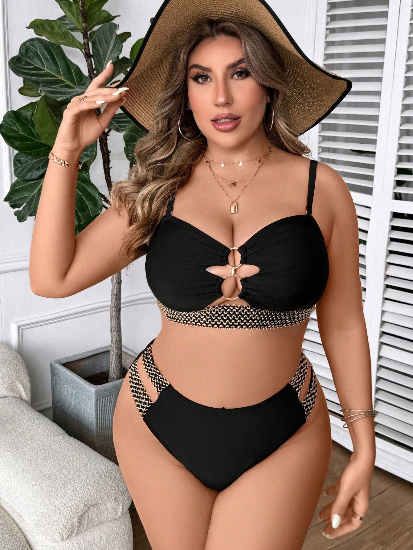 Biquíni Plus Size Akira com Decote V e Alta Elasticidade