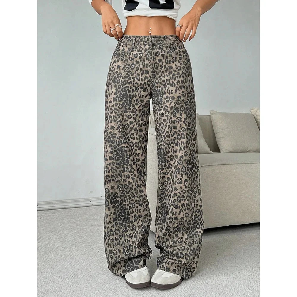 Calça Feminina Larga Estampada de Leopardo – Estilo Ousado e Confortável