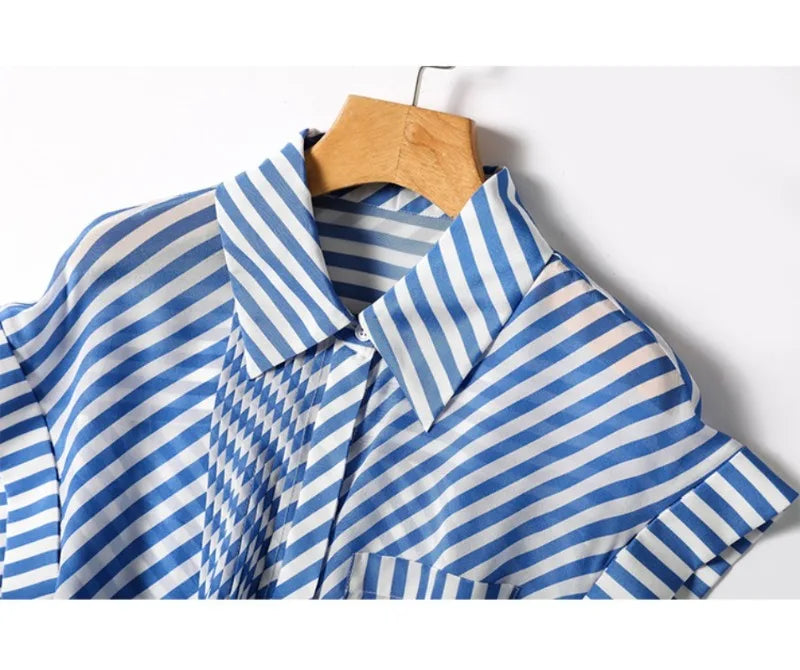 Blusa Vintage Listrada – Estilo e Conforto para o Verão