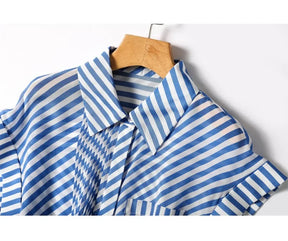 Blusa Vintage Listrada – Elegância Leve