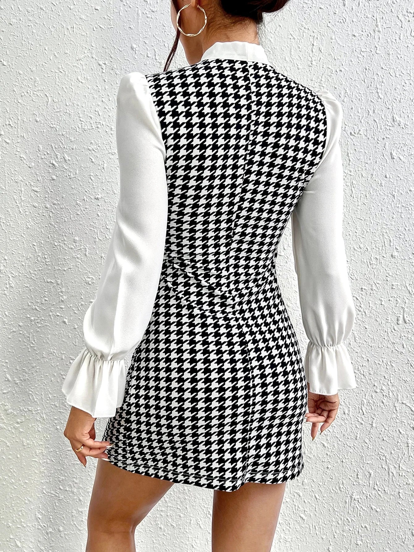 Vestido Plaid Charm – Estilo Moderno com Detalhes Sofisticados