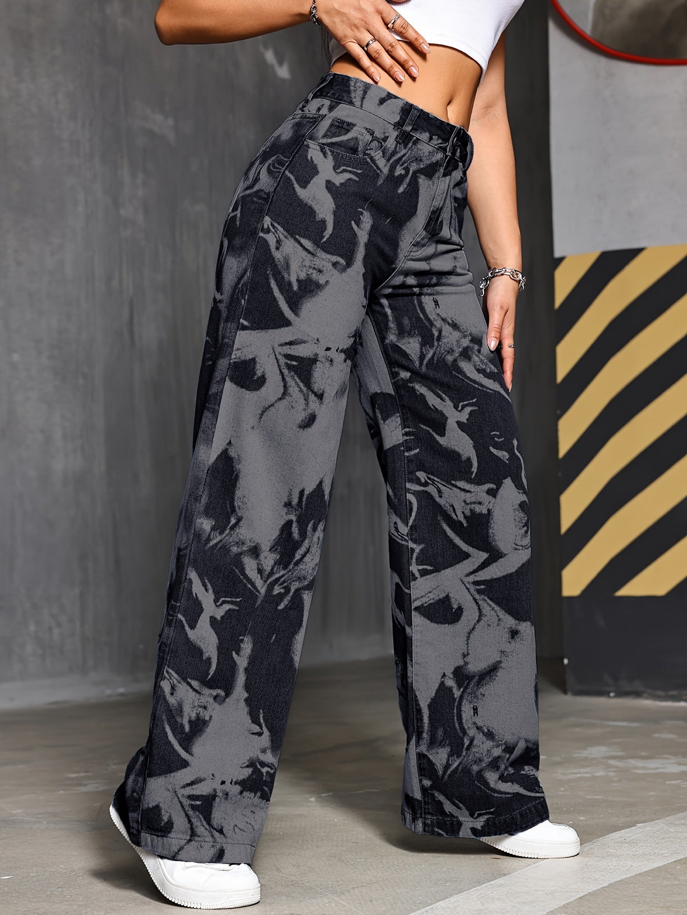 Calça Feminina Jeans Reta Onnat com Estampa Artística Única e Confortável