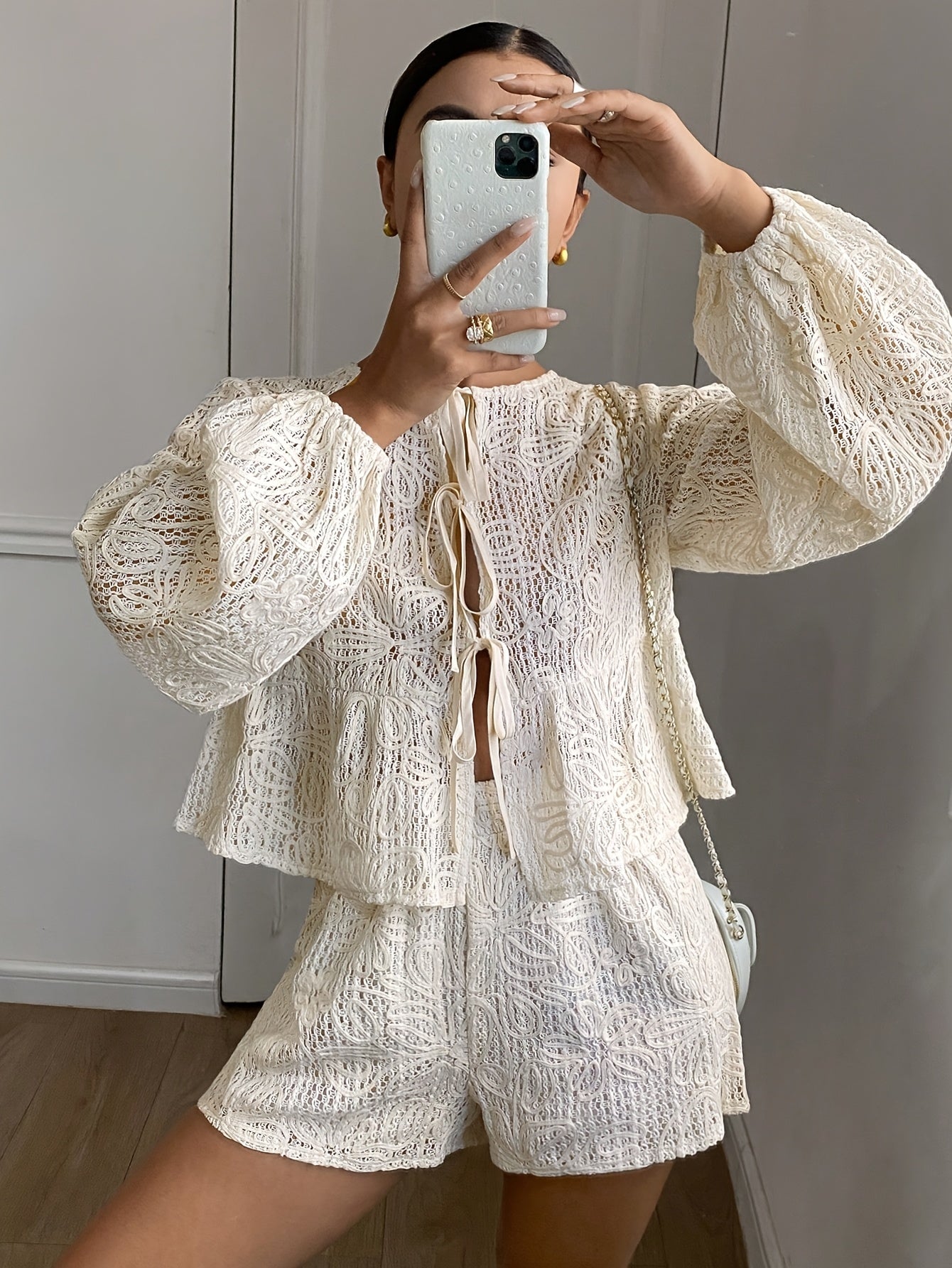 Onnat Glow Conjunto Feminino | Blusa + Shorts - Branco com Estampa Floral - Verão