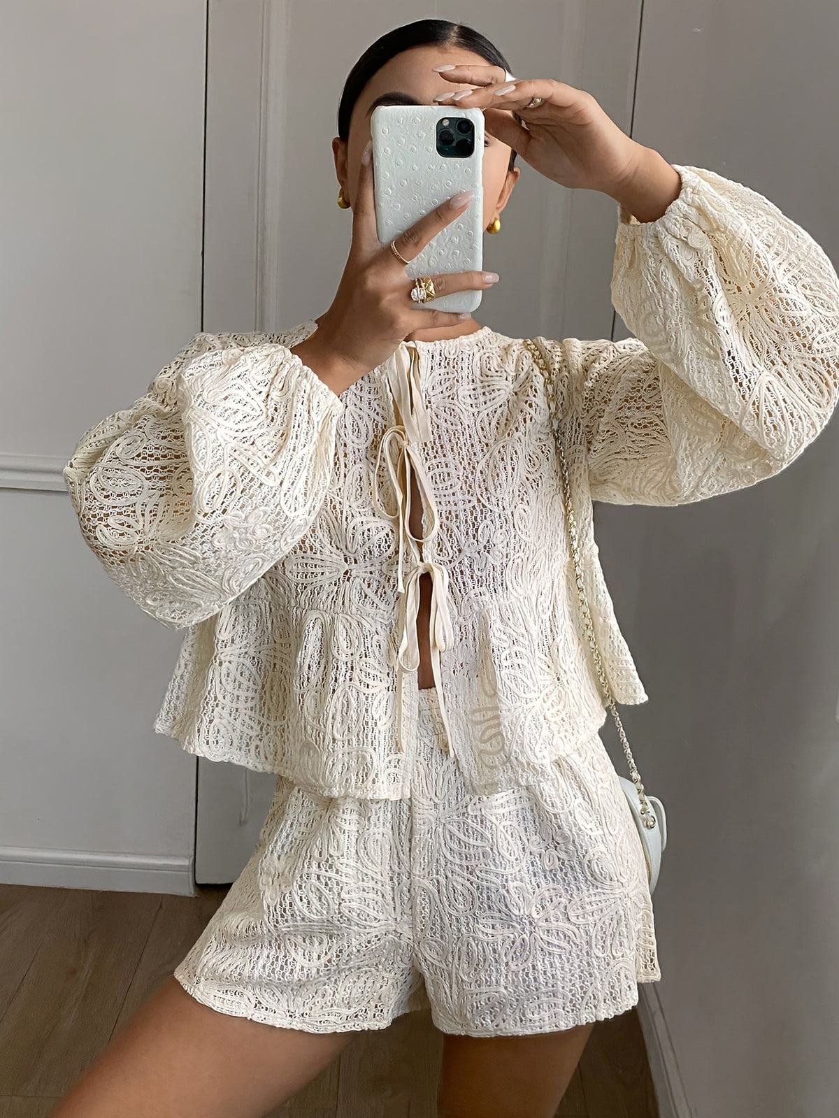 Liora Bloom – Blusa Floral Elegante com Babados