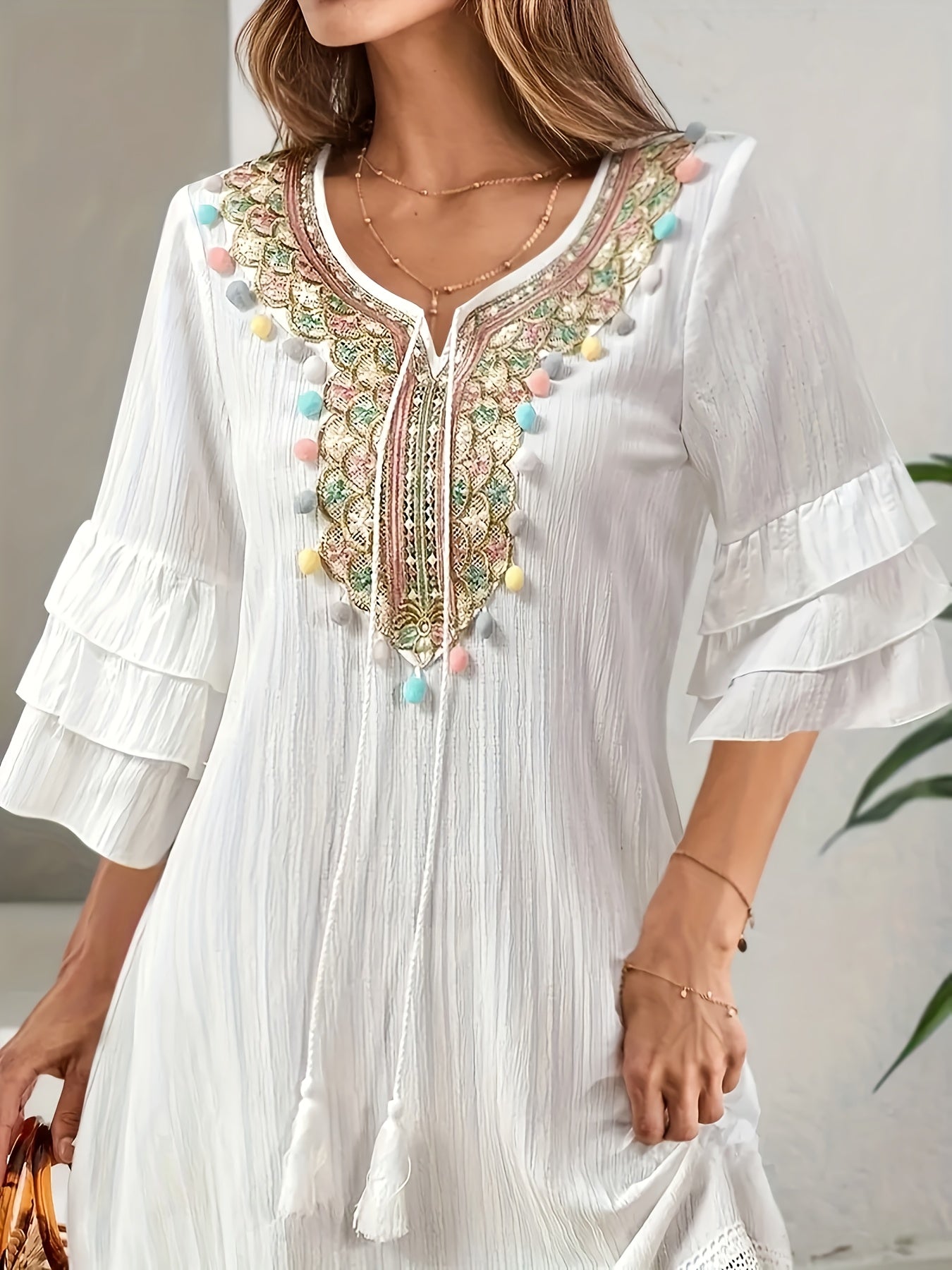 Vestido Midi Casual com Gola Redonda e Babado Elegante