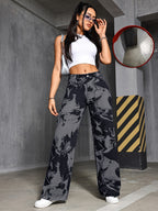 Calça Feminina Jeans Reta Onnat com Estampa Artística Única e Confortável