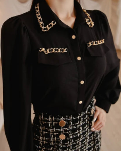 Blusa Vintage Preta de Chiffon com Detalhes em Corrente Dourada