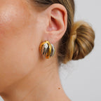 Brinco Twist Essence com Mix de Banhos Dourado e Prata