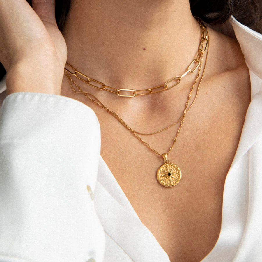 Colar Compass Rosa dos Ventos Banhado em Ouro 18k