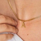 Colar Letra Inicial Chain Banhado em Ouro 18K
