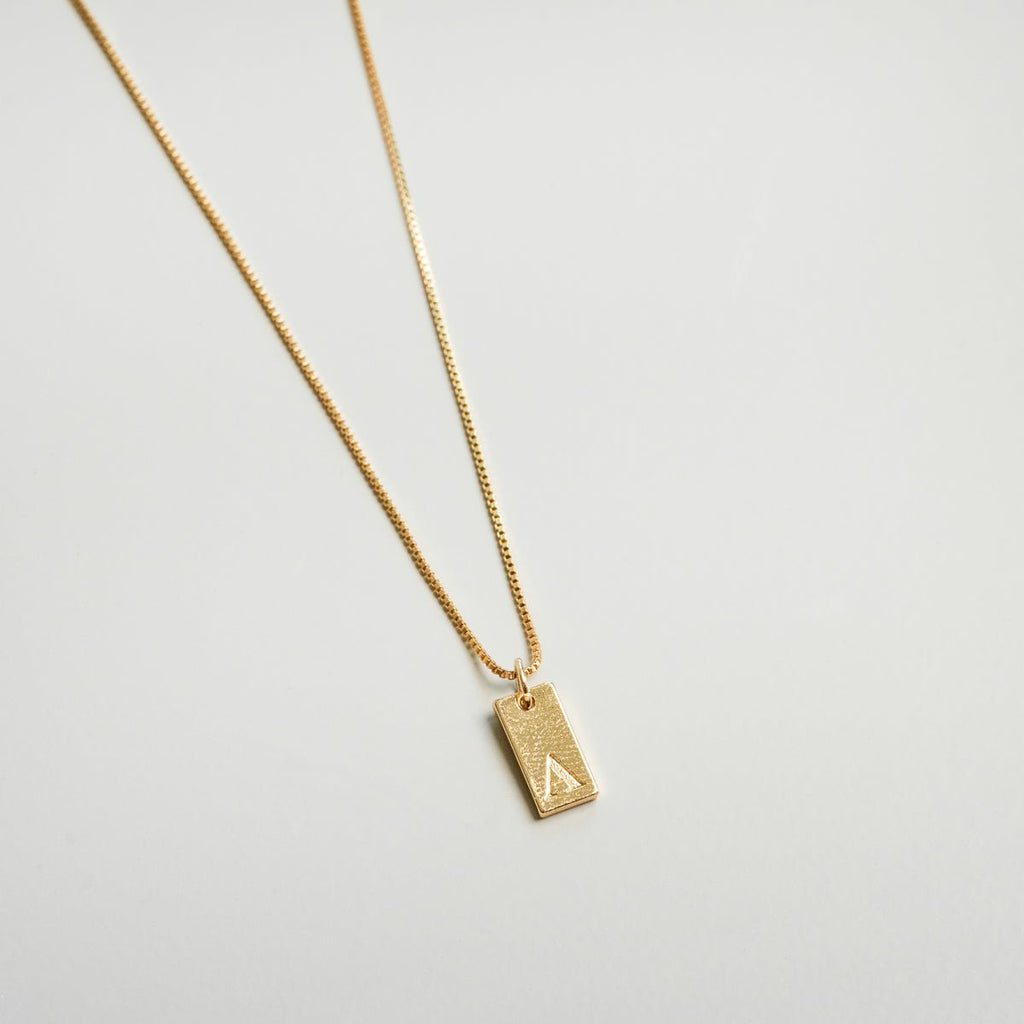 Colar Letra Inicial Minimal Banhado em Ouro 18K