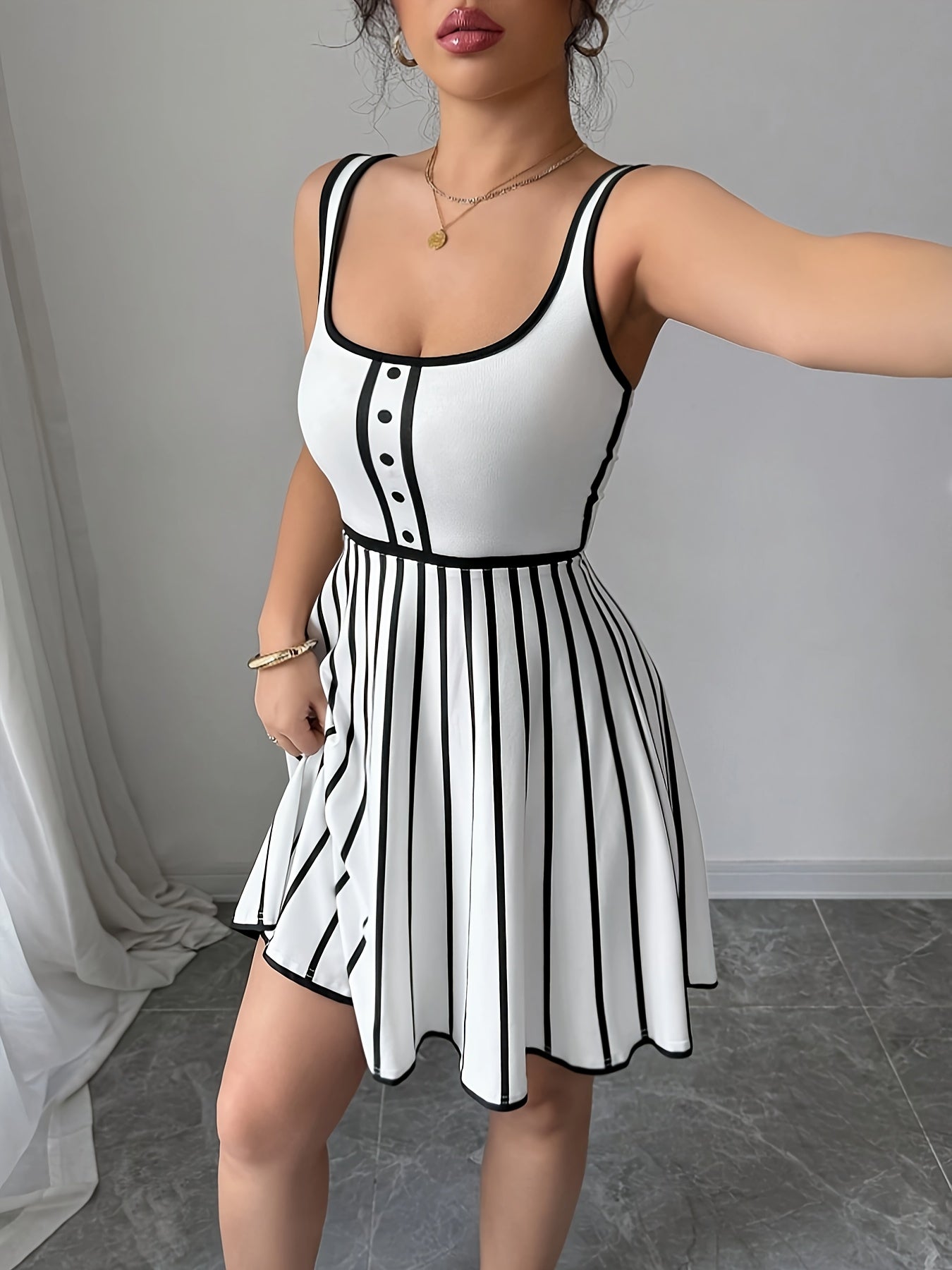 Vestido Aurora Square – Elegante Color Block para Mulheres