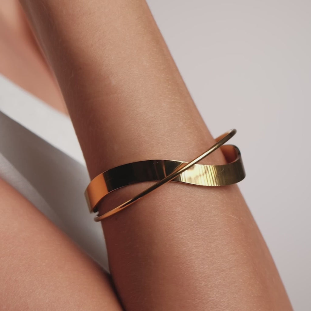 Bracelete Entrelace Banhado em Ouro 18K