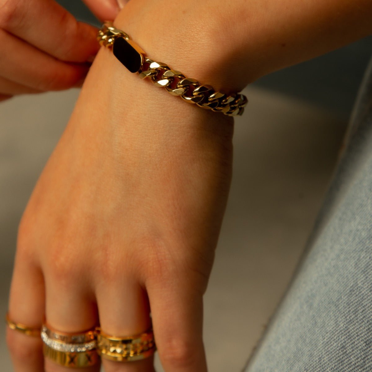 Pulseira Portofino de Corrente Pingente Retangular Banhada em Ouro 18k