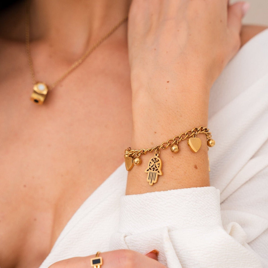 Pulseira Toscana Elos Pingente Coração e Hamsá Banhada em Ouro 18K