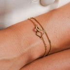 Pulseira Atlas Pingente Elo Quadrado Banhada em Ouro 18K